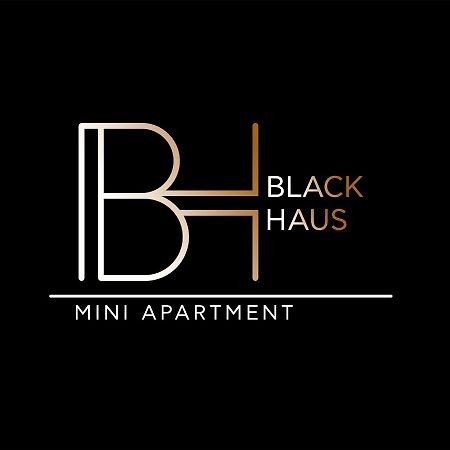 Blackhaus Young Mini Солун Екстериор снимка